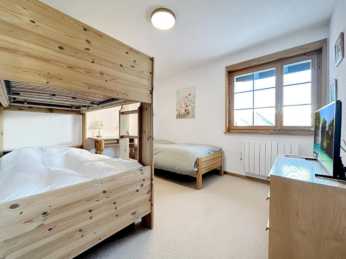 Our Little Marmots' Dream Apartment Bruson Bagian luar foto