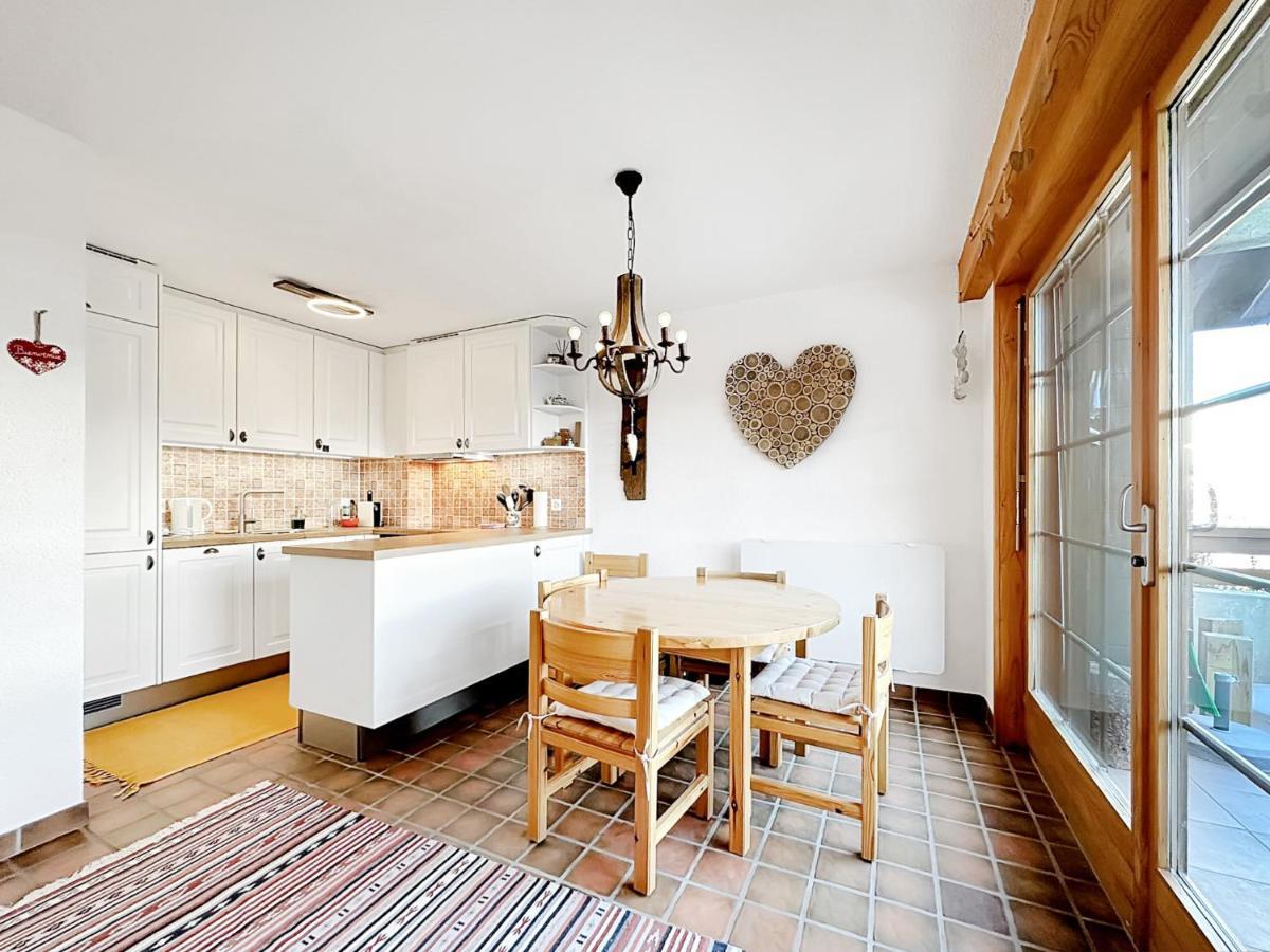 Our Little Marmots' Dream Apartment Bruson Bagian luar foto