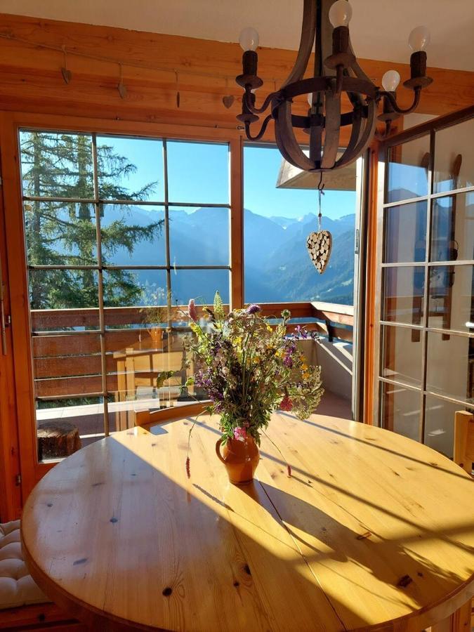 Our Little Marmots' Dream Apartment Bruson Bagian luar foto